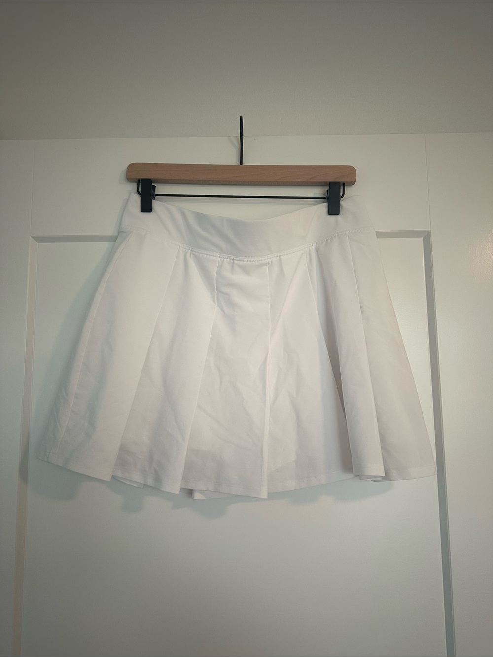 Abercrombie & Fitch White Circle Skirt